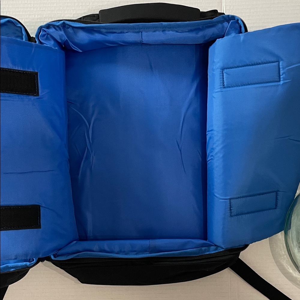 Simple Travel Backpack - Picture 8 of 11